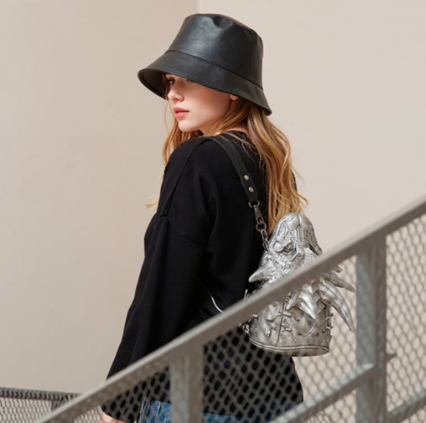 Chain Crossbody Bag™